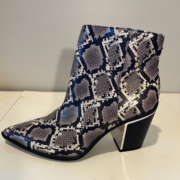 NWOT Circus by Sam Edelman Black & Gray Snakeskin Print Ankle Boots, Size 8M - Picture 3 of 13
